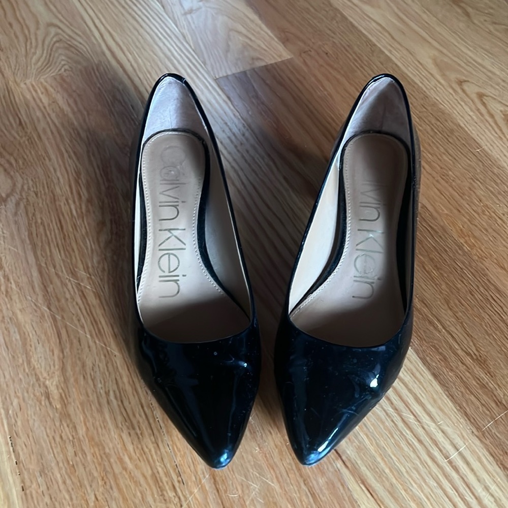 Black Patent Leather Calvin Klein Kitten Block Heel - Gem